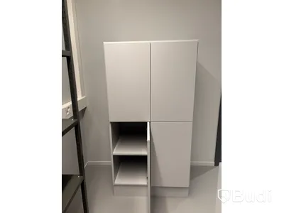 Förvaringsskåp och hyllor