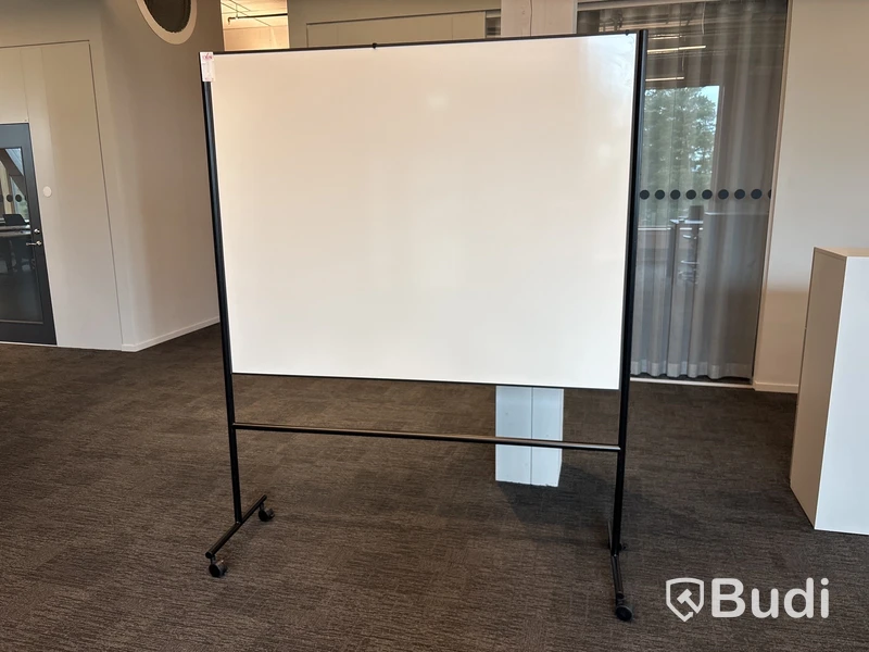 Whiteboardtavla på hjul
