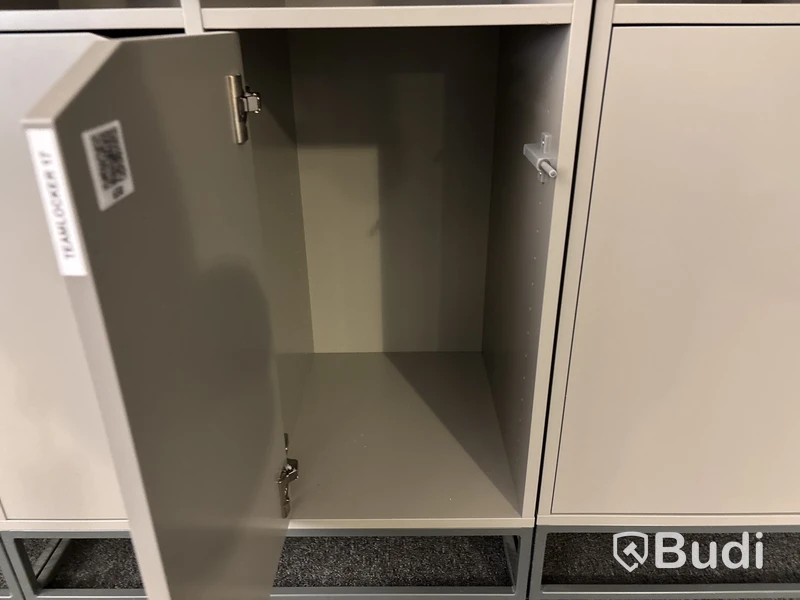 6 st. Förvaringshyllor och skåp med sittyta, olika storlekar