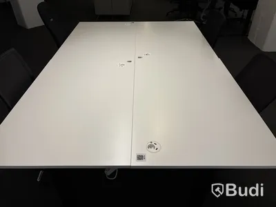 4 st. Arbetsplatser