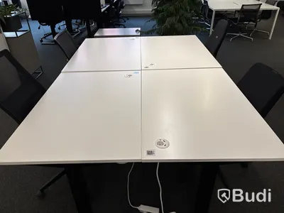 4 st. Arbetsplatser inkl. 1 st. skåp