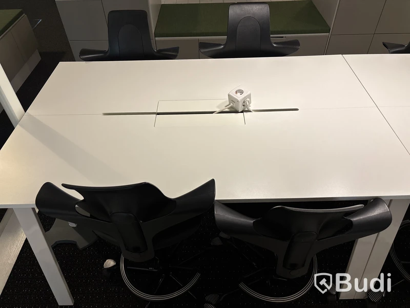 Konferensbord med 7 st. stolar