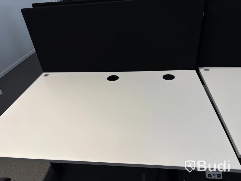 3 st. Arbetsplatser
