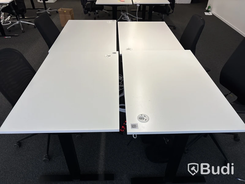 4 st. Arbetsplatser