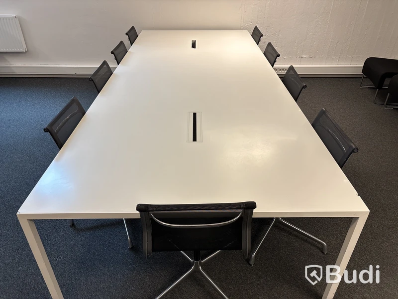 Konferensbord inkl. 9 st. stolar ICF