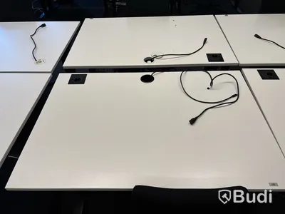 8 st. Höj- och sänkbara skrivbord Edsbyn och 8 st. kontorsstolar olika modeller