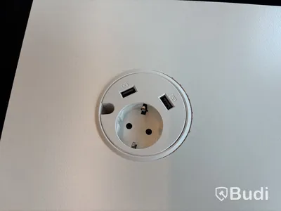 Höj- och sänkbart skrivbord Edsbyn och kontorsstol