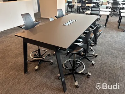 Konferensbord och 6 st. Stolar Håg