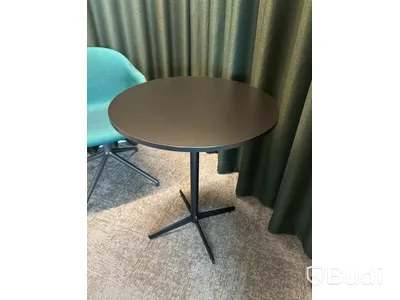 Fåtölj Muuto, bord och 2 st. gardiner