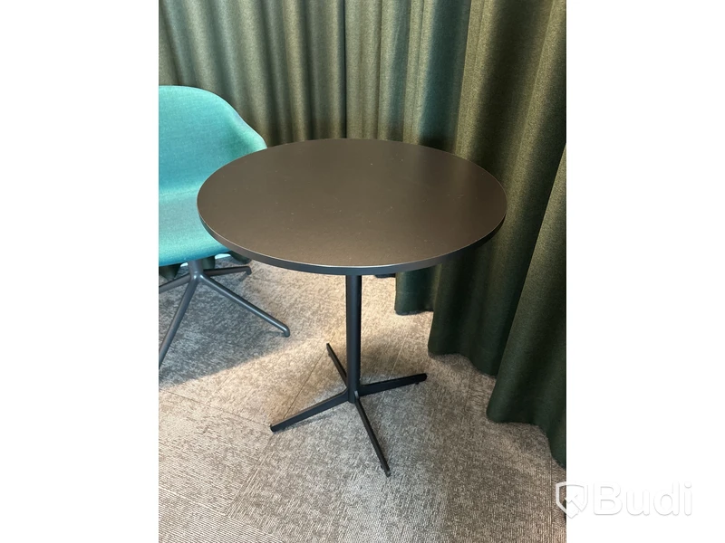 Fåtölj Muuto, bord och 2 st. gardiner