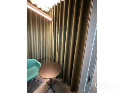 Fåtölj Muuto, bord och 2 st. gardiner