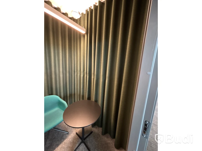 Fåtölj Muuto, bord och 2 st. gardiner