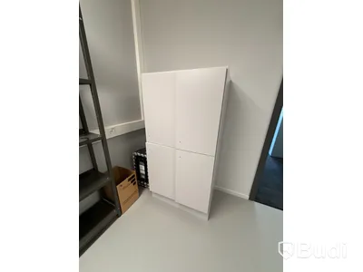 Förvaringsskåp och hyllor