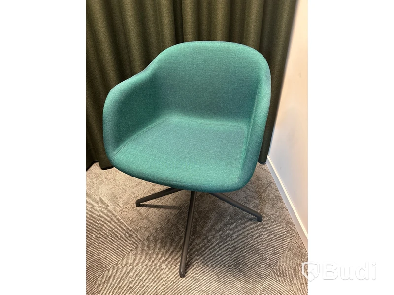 Fåtölj Muuto, bord och 2 st. gardiner