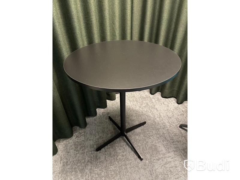 Fåtölj Muuto, bord och 2 st. gardiner