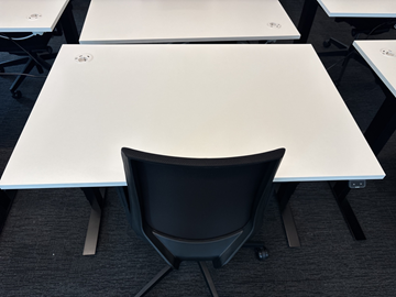 Höj- och sänkbart skrivbord Edsbyn och kontrosstol