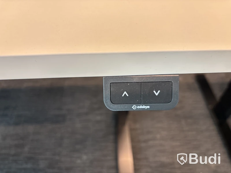 Höj- och sänkbart skrivbord Edsbyn och kontrosstol