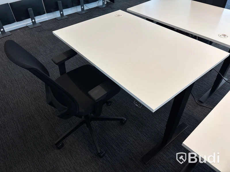 Höj- och sänkbart skrivbord Edsbyn och kontrosstol