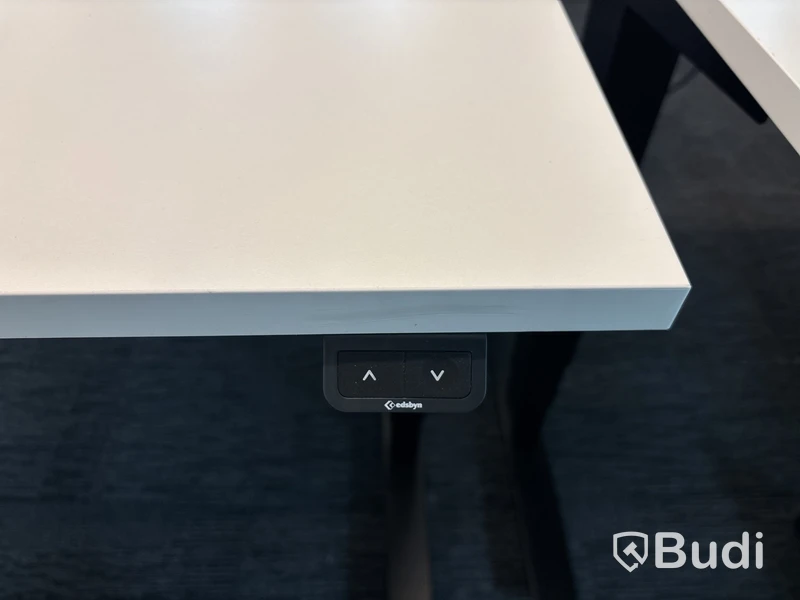 Höj- och sänkbart skrivbord Edsbyn och kontrosstol