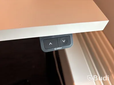Höj- och sänkbart skrivbord Edsbyn och kontrosstol