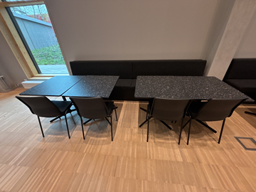 4 st. Cafébord, 4 st. Stolar RBM och soffa 
