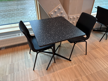 Cafébord och 2 st. Stolar RBM 