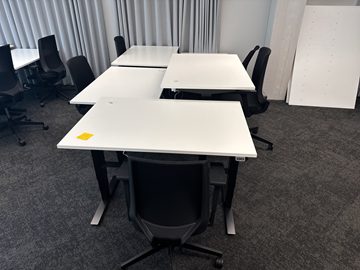 5 st. Höj- och sänkbara skrivbord, Edsbyn och 5 st. Kontorsstolar, Profim