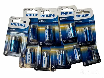 Parti med diverse småtillbehör, tex. batterier, lim, hänglås, nyckelhållare. Totalt ord. pris inkl. moms: ca 4000 kr