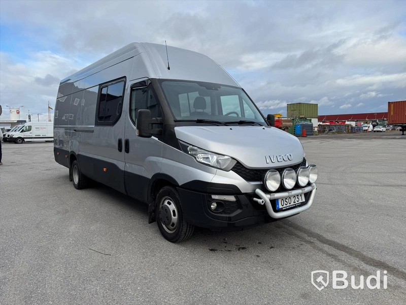 Skåpbil Iveco Daily 35-170 3.0 JTD Manuell, 170hk -2015 | 4 passagerare | Besiktigad - EXPORT