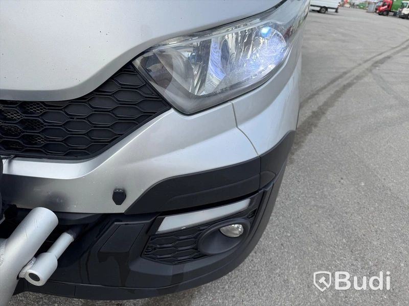 Skåpbil Iveco Daily 35-170 3.0 JTD Manuell, 170hk -2015 | 4 passagerare | Besiktigad - EXPORT