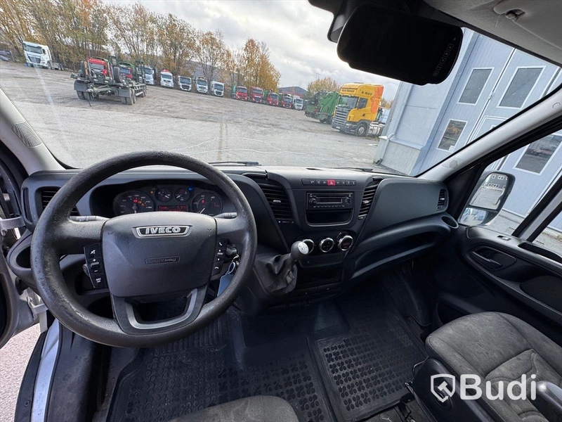 Skåpbil Iveco Daily 35-170 3.0 JTD Manuell, 170hk -2015 | 4 passagerare | Besiktigad - EXPORT