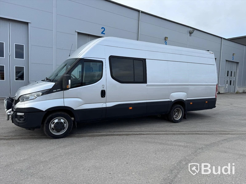 Skåpbil Iveco Daily 35-170 3.0 JTD Manuell, 170hk -2015 | 4 passagerare | Besiktigad - EXPORT