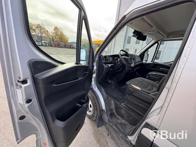 Skåpbil Iveco Daily 35-170 3.0 JTD Manuell, 170hk -2015 | 4 passagerare | Besiktigad - EXPORT