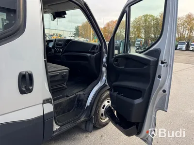 Skåpbil Iveco Daily 35-170 3.0 JTD Manuell, 170hk -2015 | 4 passagerare | Besiktigad - EXPORT