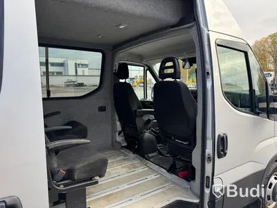 Skåpbil Iveco Daily 35-170 3.0 JTD Manuell, 170hk -2015 | 4 passagerare | Besiktigad - EXPORT