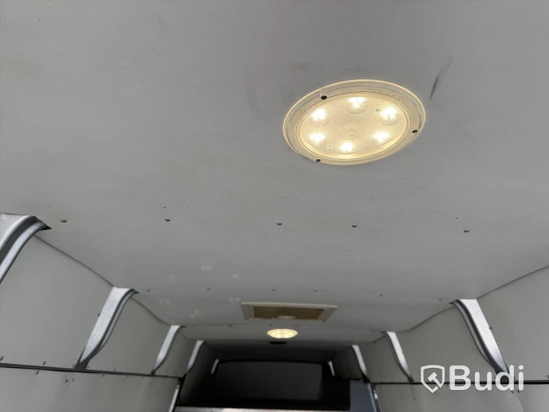 Skåpbil Iveco Daily 35-170 3.0 JTD Manuell, 170hk -2015 | 4 passagerare | Besiktigad - EXPORT