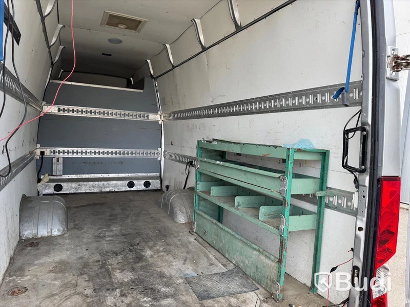 Skåpbil Iveco Daily 35-170 3.0 JTD Manuell, 170hk -2015 | 4 passagerare | Besiktigad - EXPORT