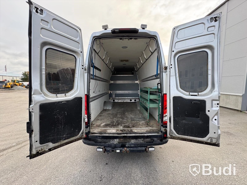 Skåpbil Iveco Daily 35-170 3.0 JTD Manuell, 170hk -2015 | 4 passagerare | Besiktigad - EXPORT