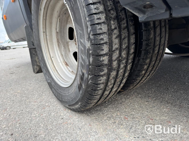 Skåpbil Iveco Daily 35-170 3.0 JTD Manuell, 170hk -2015 | 4 passagerare | Besiktigad - EXPORT
