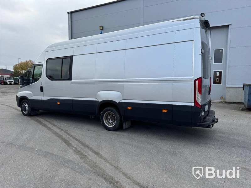 Skåpbil Iveco Daily 35-170 3.0 JTD Manuell, 170hk -2015 | 4 passagerare | Besiktigad - EXPORT