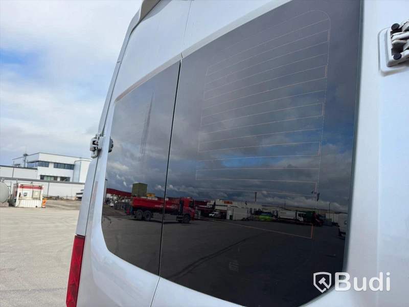 Skåpbil Iveco Daily 35-170 3.0 JTD Manuell, 170hk -2015 | 4 passagerare | Besiktigad - EXPORT
