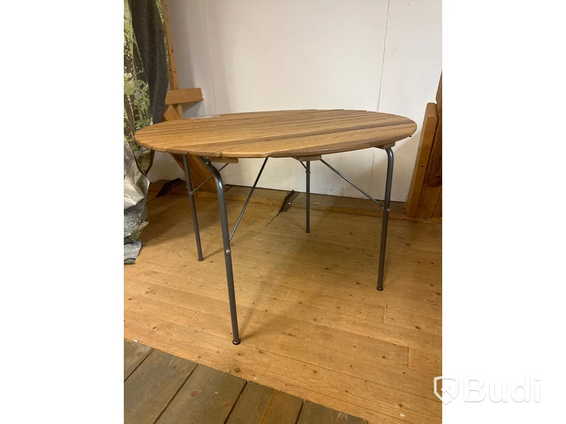 Fällbart bord