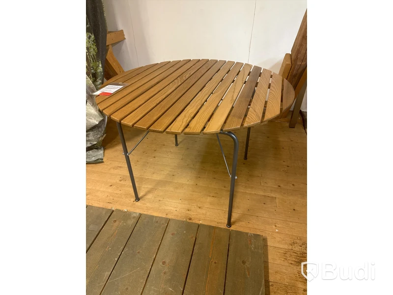 Fällbart bord