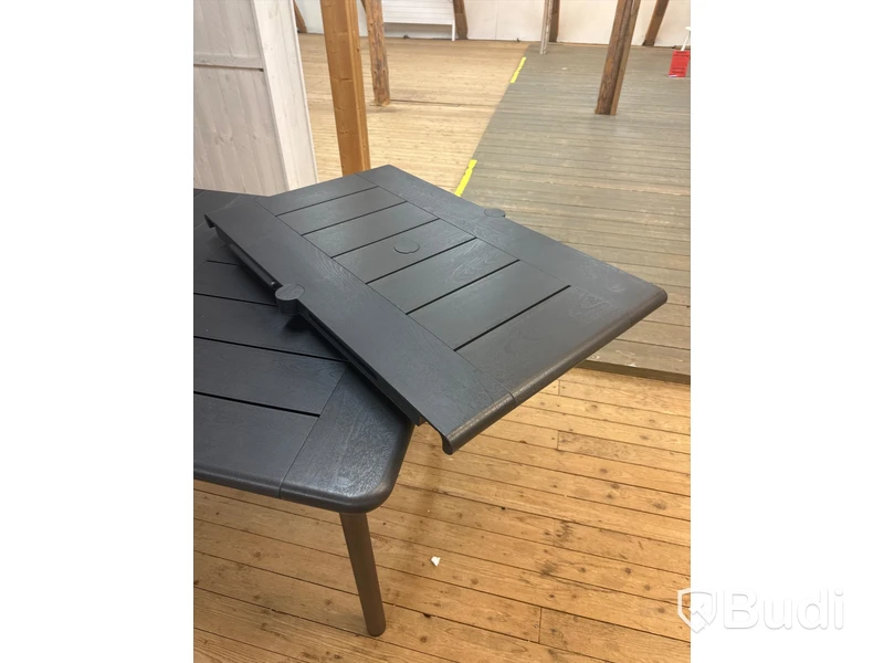 Förlängningsbart bord