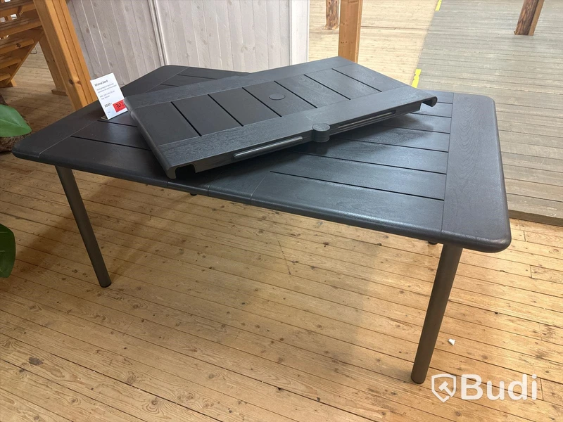 Förlängningsbart bord