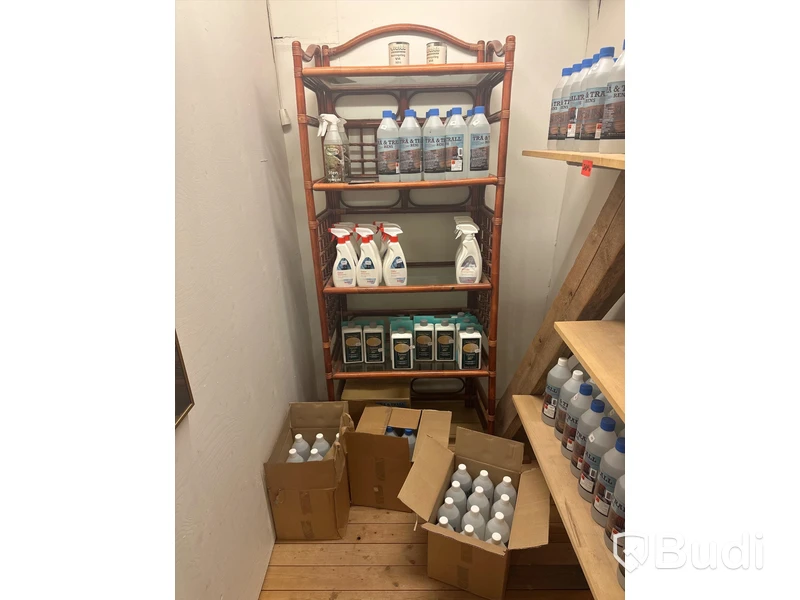 Stort parti med träbehandling