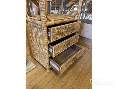 Hylla med lådor