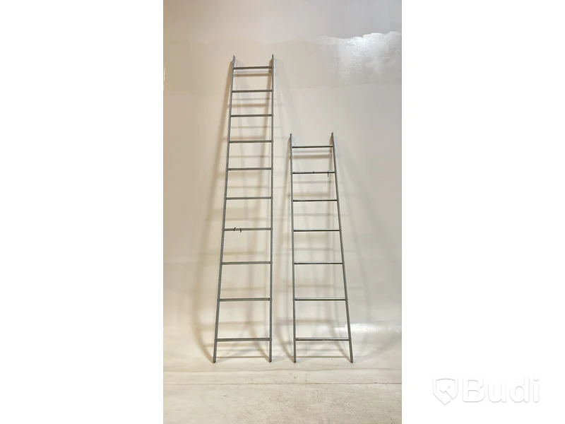 2 st Vägg- och takstege i stål, WIBE WTAK/V 2,1 och WIBE WTAK/V 3,0. Totalt ord. pris inkl. moms: ca 3700 kr