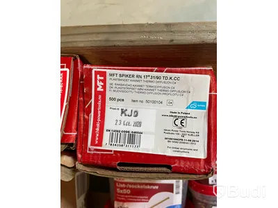 Parti med blandade skruvar och spikar. Totalt ord. pris inkl. moms: ca 6000 kr