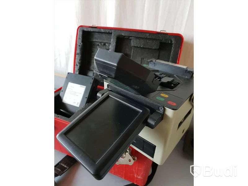 Fibersvets DVP-730 Nypris ca. 18500 SEK Color LCD monitor 9 Sec. splice time, 40 Sec. tube-heat time